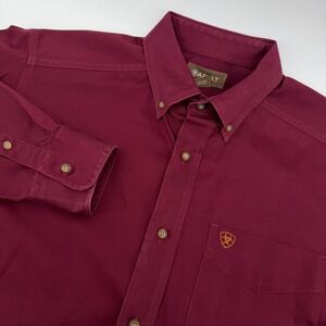 Ariat Button Down Shirt Mens Medium Burgundy Long Sleeve Cotton Western Logo